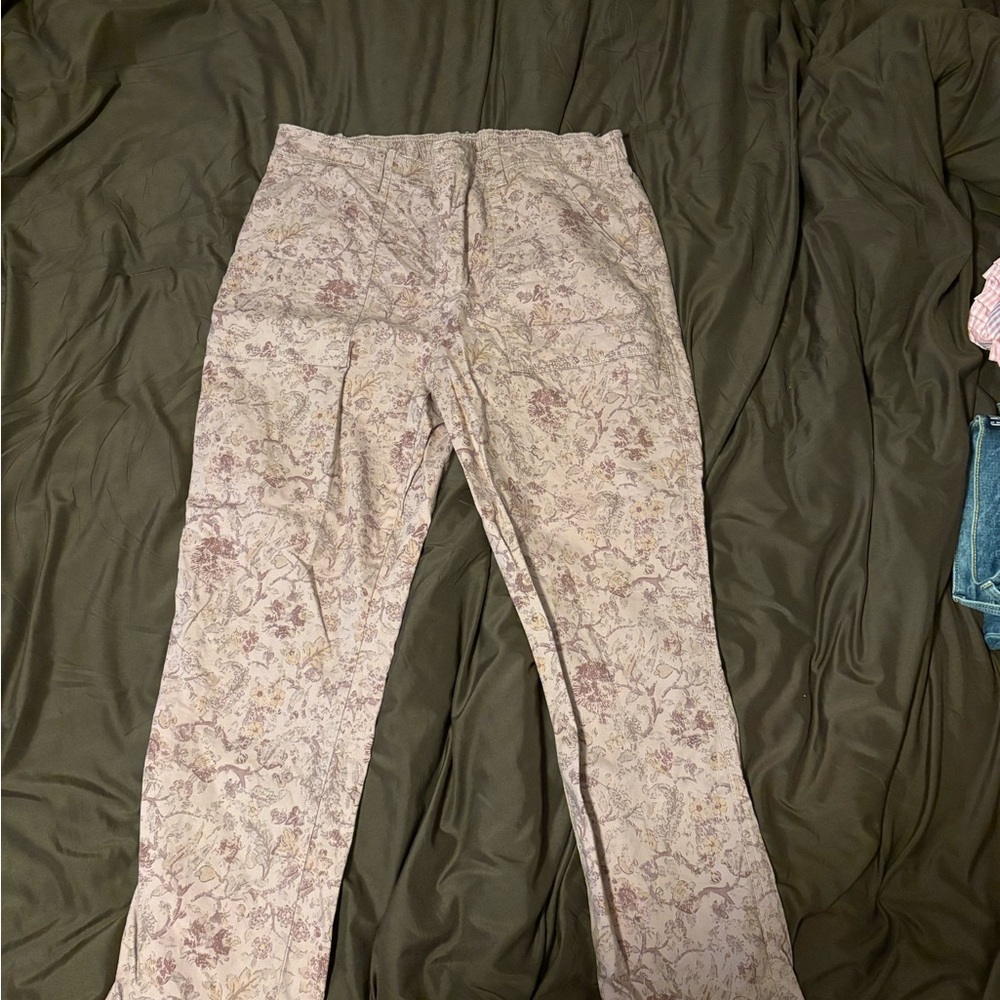 Knox Rose Pink and Cream Floral Slim Pants